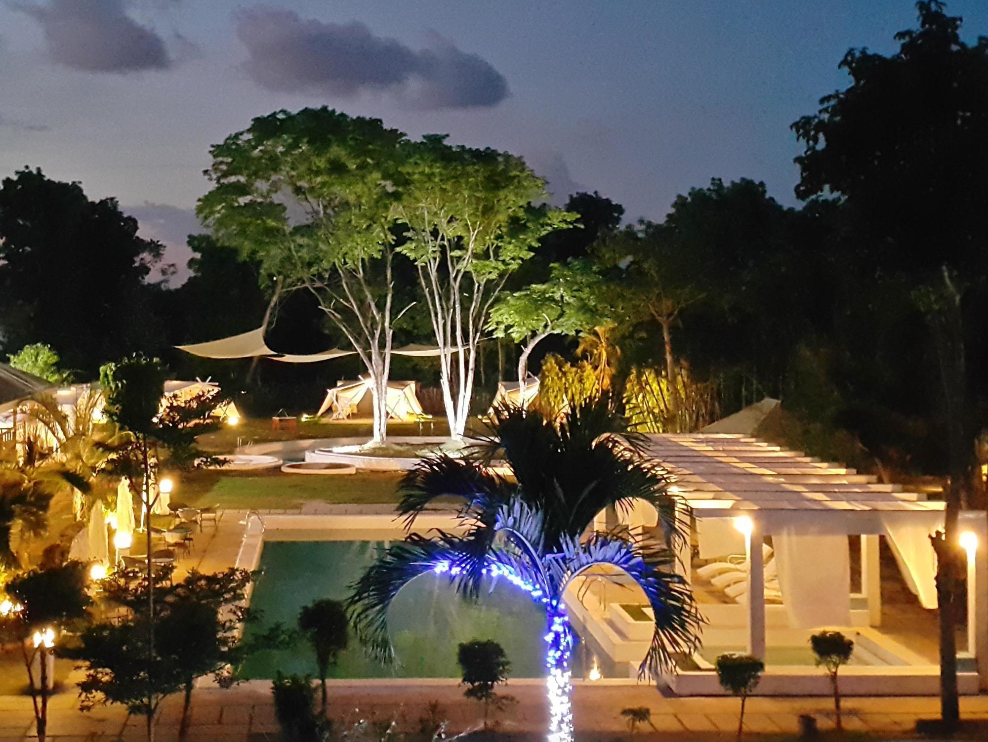 Blue Hotel And Resort Каламба Экстерьер фото